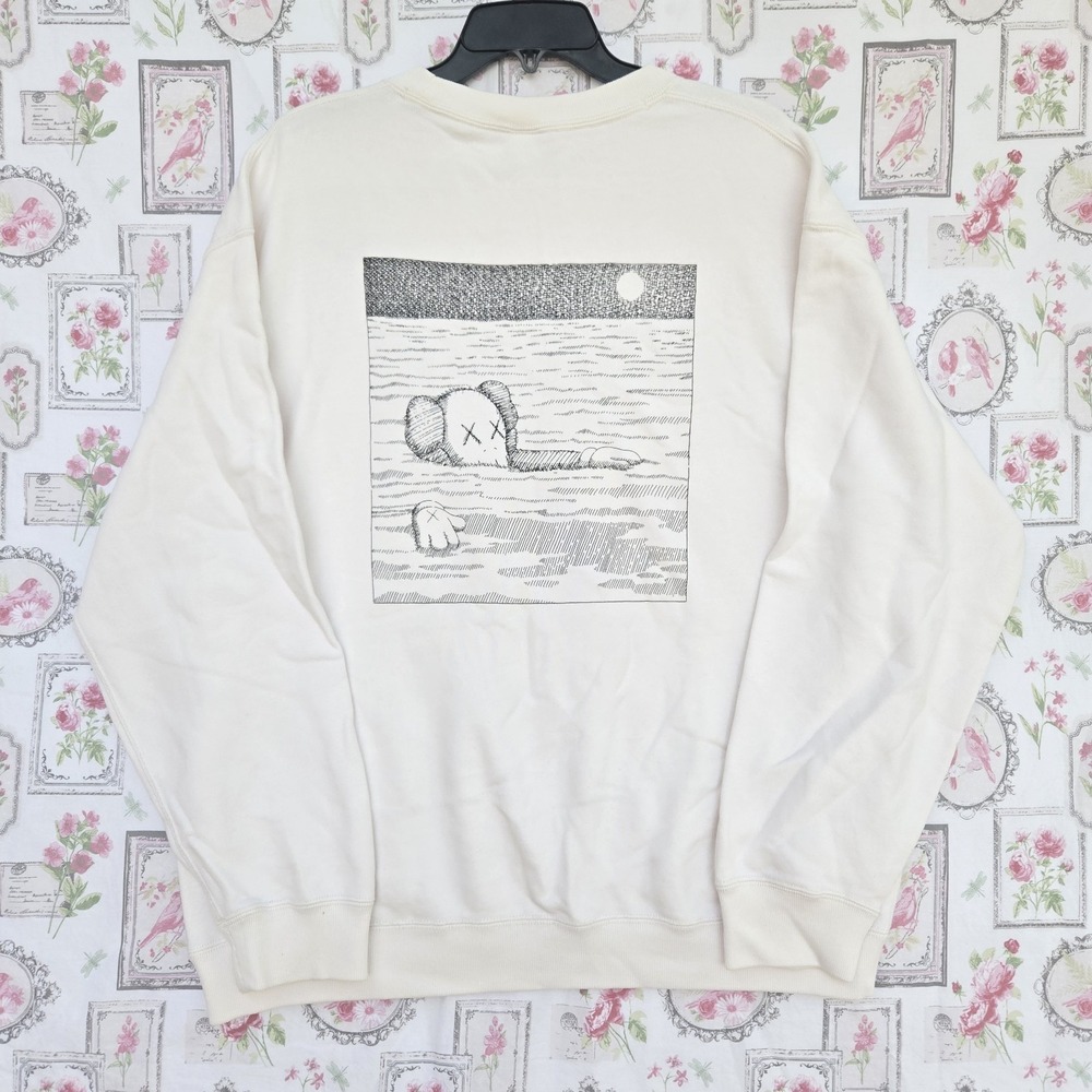 Uniqlo x KAWS UT Graphic Sweatshirt XL Off White Phaidon Artbook Tide Sketch